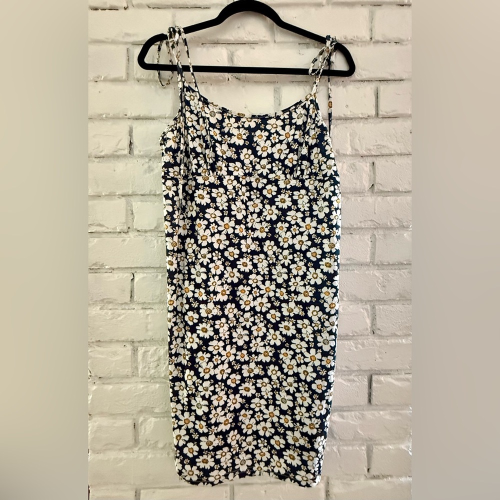 Women’s Navy Floral Slip Skirt with White Daisies